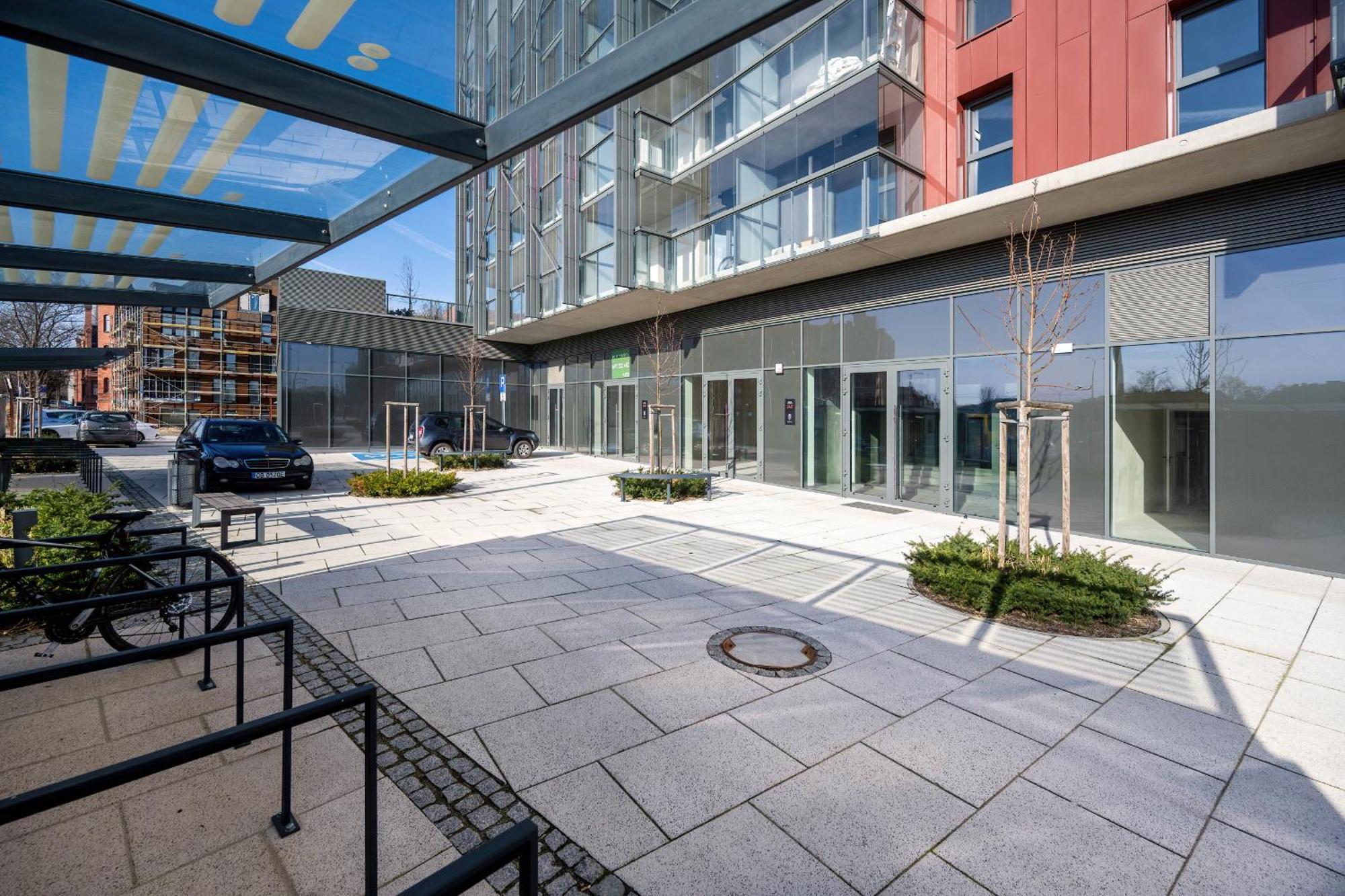Apartment Exclusive River View With Balcony & Free Garage By Renters Prestige